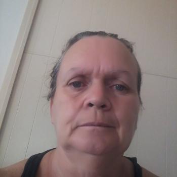 Babysitter Mackay: Julie