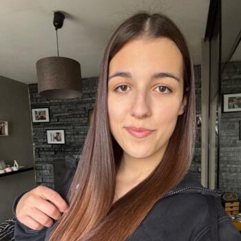 Babysitter in Auxerre: Elsa