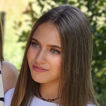 Babysitter Richebourg (Île-de-France): Clara