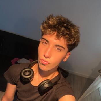 Babysitter in Birmingham: Emre