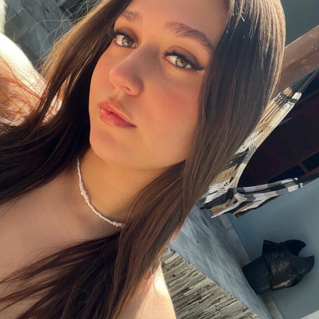 Babysitter in Caldas Novas: Júlia Monteiro