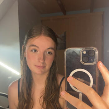 Babysitter in Escœuilles: Louise