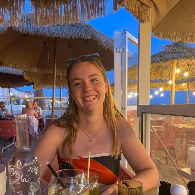 Babysitter in Poitiers: Mélodie