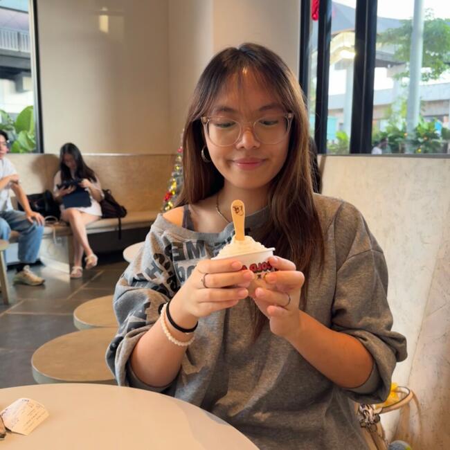 位于新加坡的临时保姆: Divya