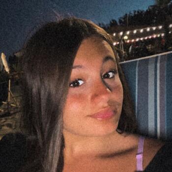 Baby-sitter in Charleroi: Lara