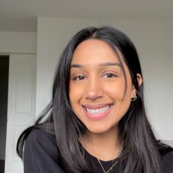 Babysitter in Surrey: Mansi