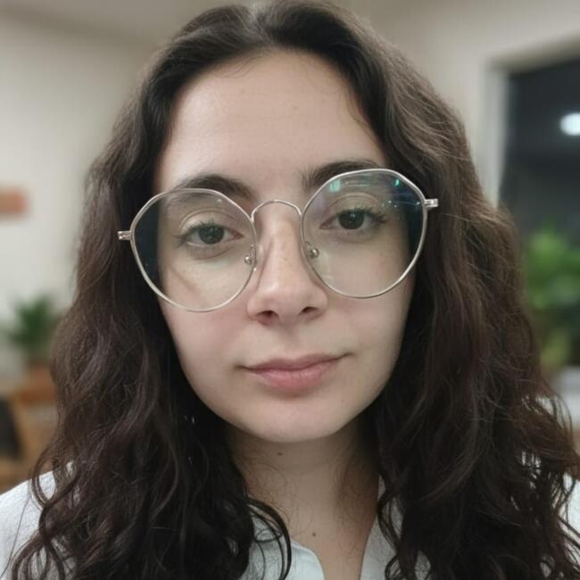 Babysitter in São Paulo: Bruna