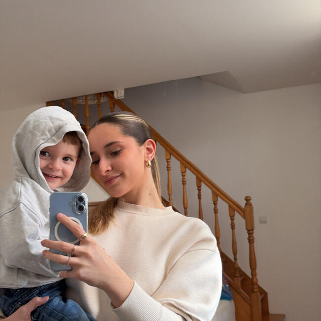 Babysitter in Saint-Quentin: Julie