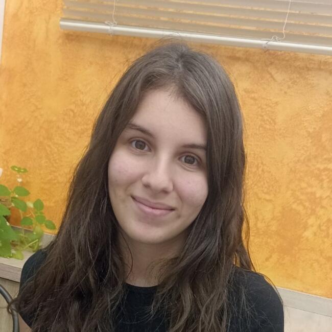 Babysitter στην περιοχή Ταύρος: Έλενα