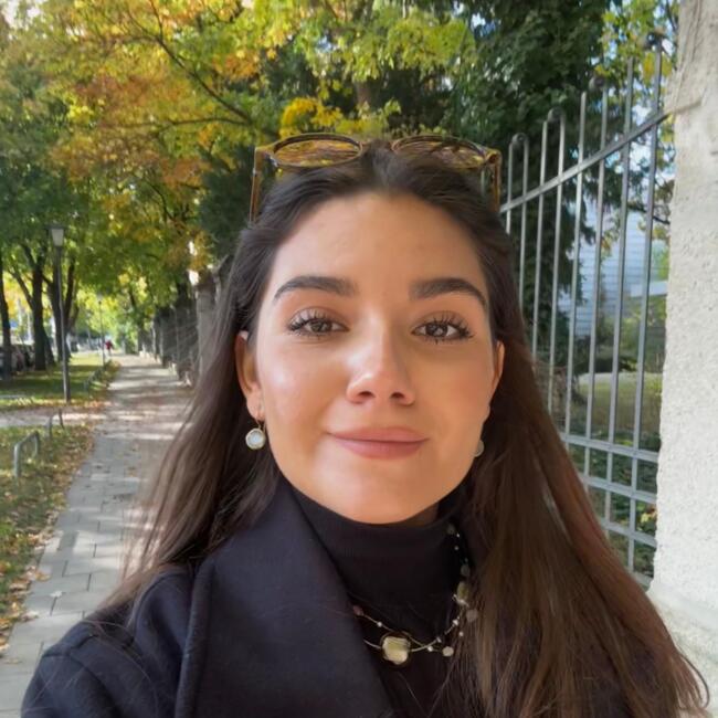 Babysitter in Munich: Alexandra Anita