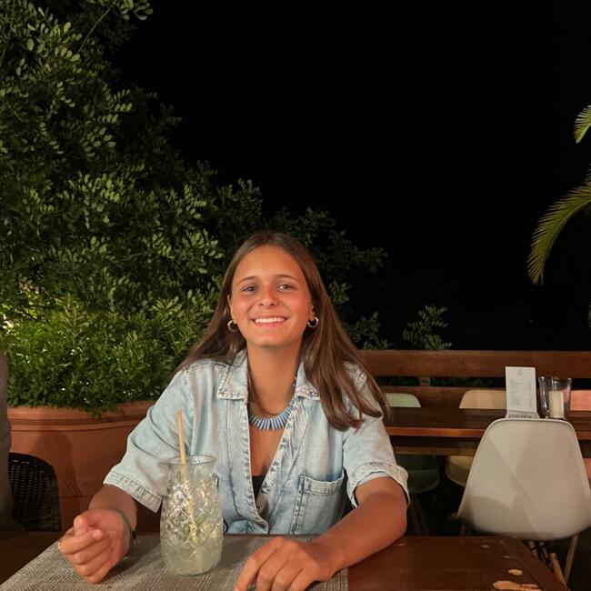 Babysitter in Lisbon: Maria
