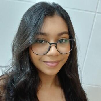 Babá Guarujá: Hellen