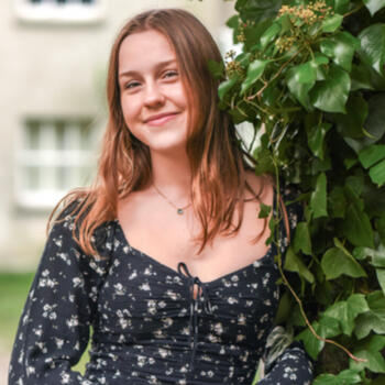 Babysitter in Paris: Alice