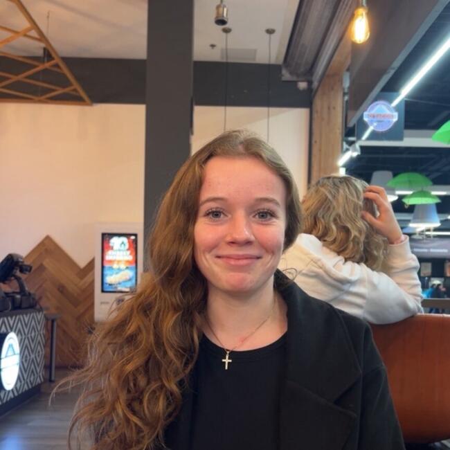 Babysitter in Gonneville-la-Mallet: Jade