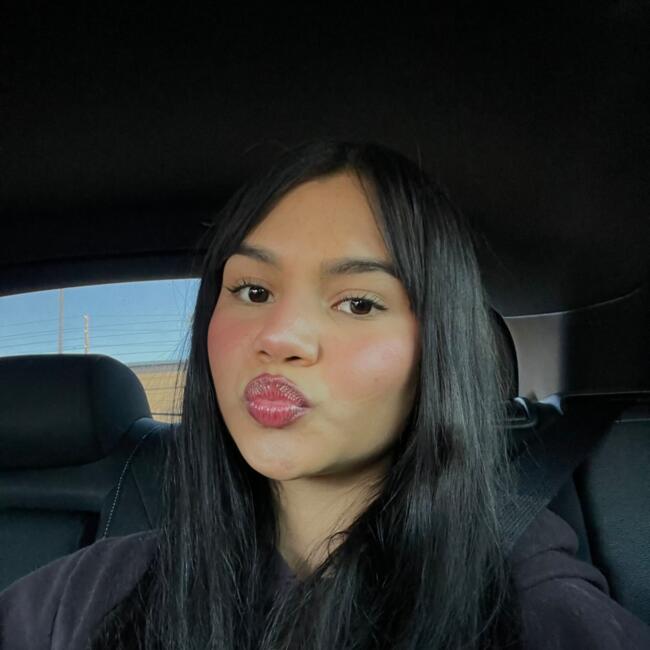 Babysitter in Riverside: Yaquelyn