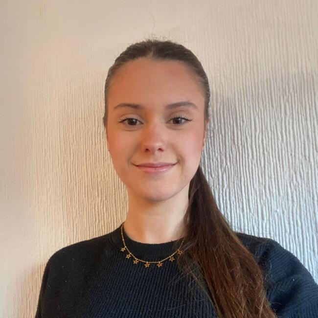 Babysitter in Barbera Del Valles: Daniela