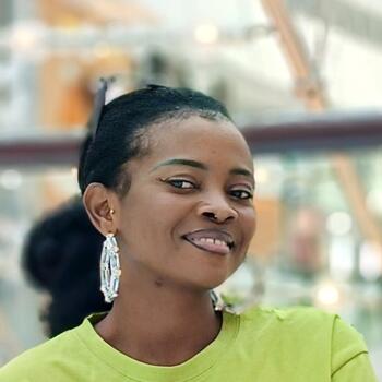 Babysitter Dubai: Toyin