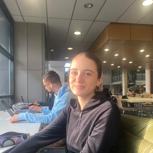 Babysitter in Metz: Lucy