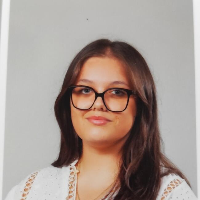 Babysitter in Senlis: Lisa