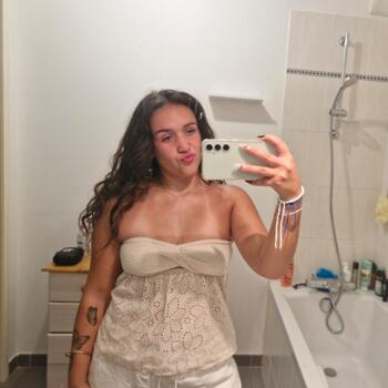 Babysitter in Orange: Emmanuelle