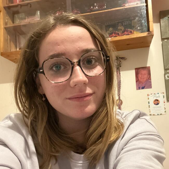 Babysitter in Branges: Clara