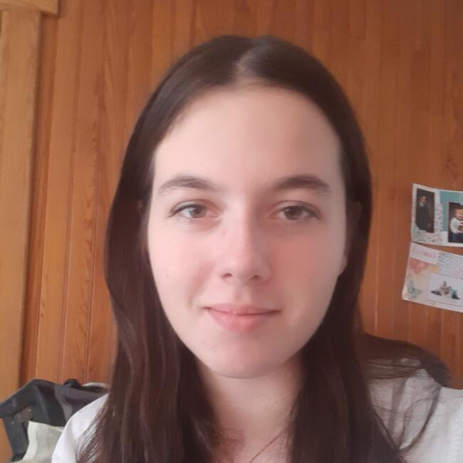 Babysitter in Veigné: Emilie