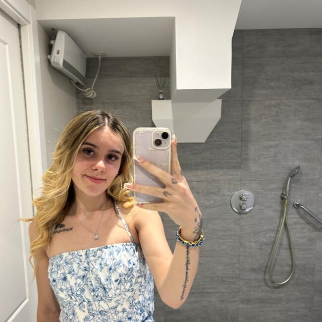 Babysitter in Watford: Ellie Paige