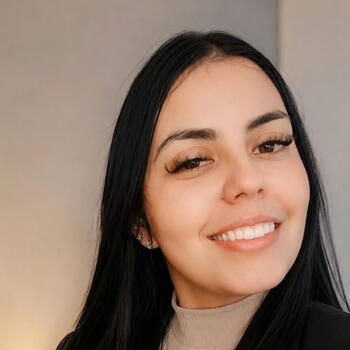 Babysitter Londrina: Angelica