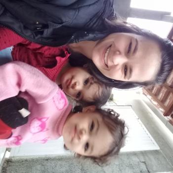 Emprego de babá em Blumenau: emprego de babá Liara