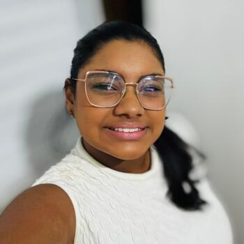 Babysitter São José dos Campos: Eliza