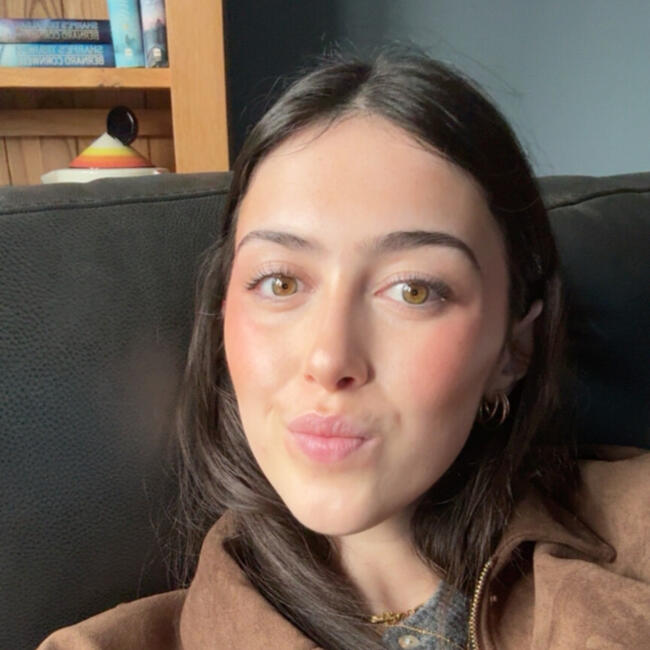 Babysitter in Gloucester: Andrea