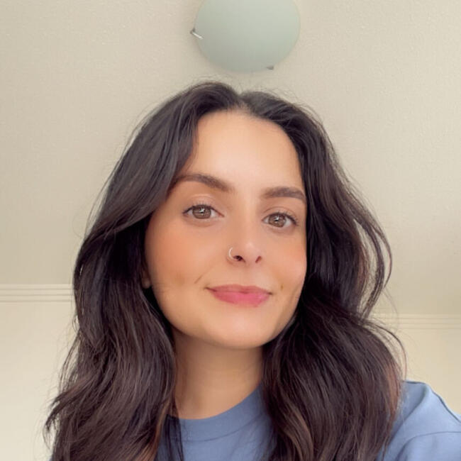 Babysitter in Gold Coast: Vanya