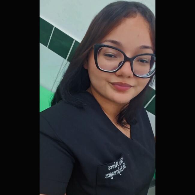 Babysitter in Montes Claros: Tais