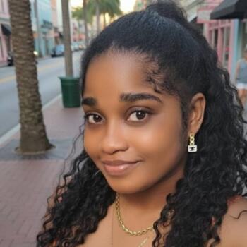 Babysitter in Tamarac: Darline