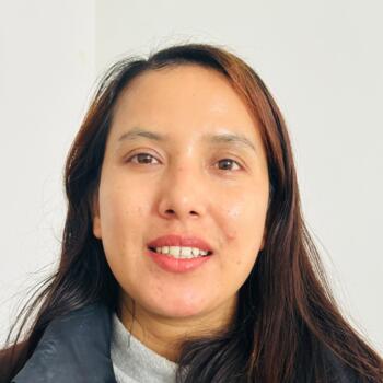 Babysitter em Almada: Binita