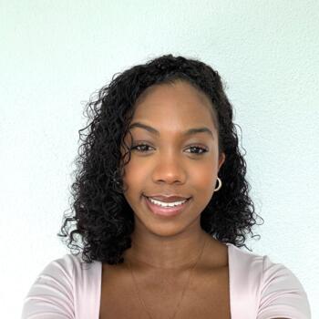 Babysitter in Cergy: Alana