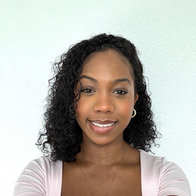 Babysitter in Cergy: Alana