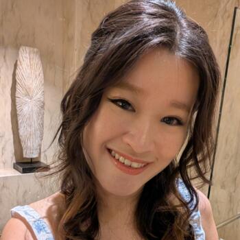 位于新加坡的临时保姆: Krystal