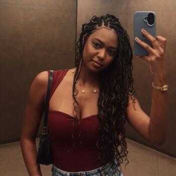 Babysitter in Uberlândia: Alana
