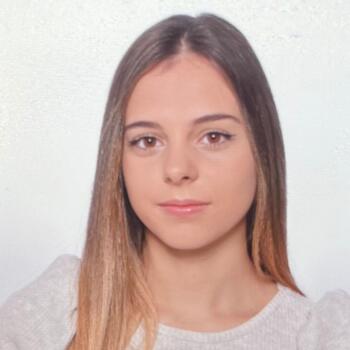 Babysitter in Santa Cruz de Bezana: Ángela