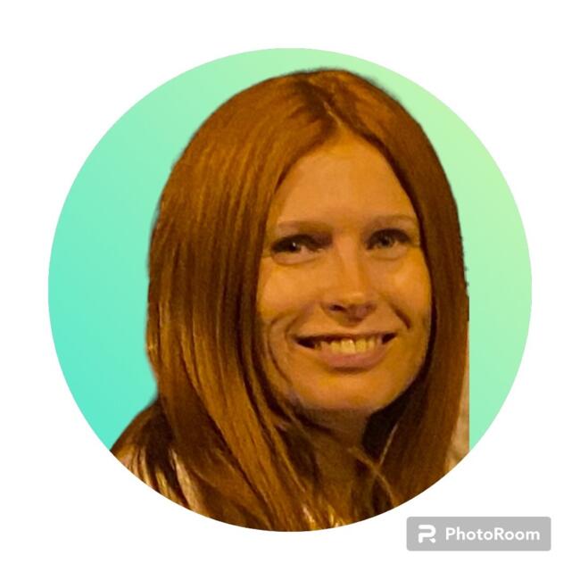 Babysitter in Budapest: Nóra