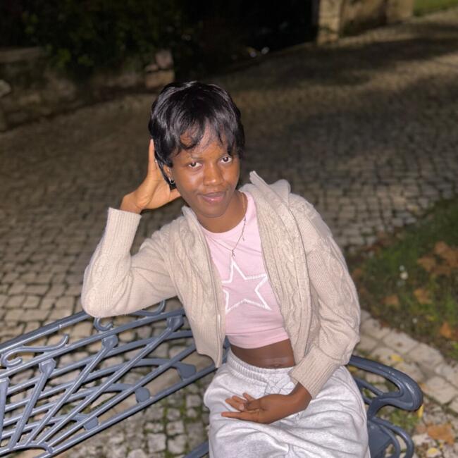 Babysitter in Sintra: Aizy
