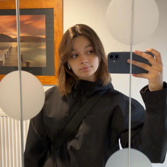 Babysitter in Huizingen: Julia