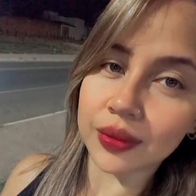 Babá em Montes Claros: ADRIANA