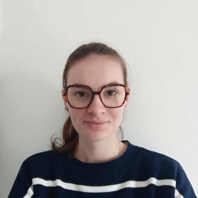 Babysitter in Châteaugiron: Enora