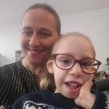 Babysitting job in Bessan: babysitting job Elodie