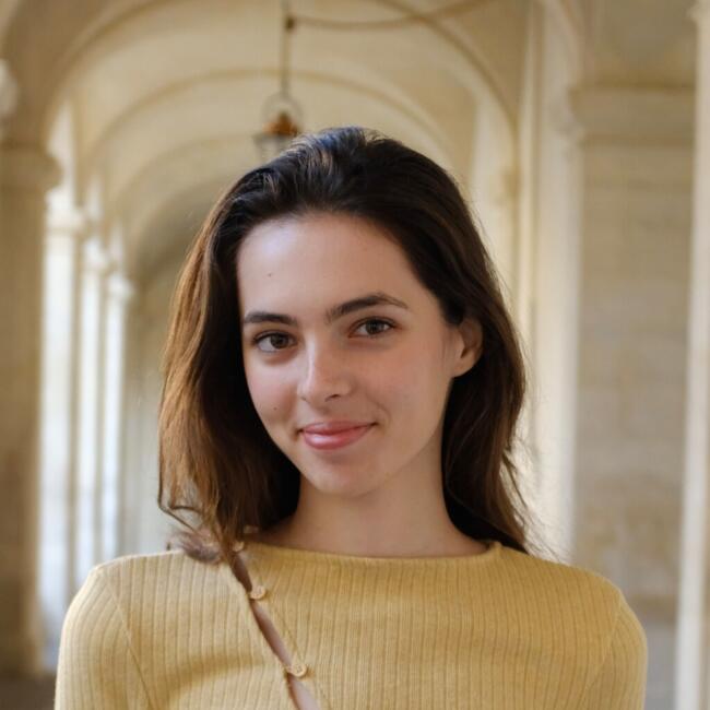 Babysitter in Paris: Léonie