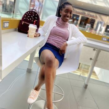 Baby-sitter in Calgary: Adedolapo