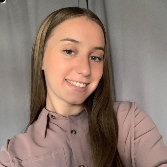 Babysitter in Assevent: Celia