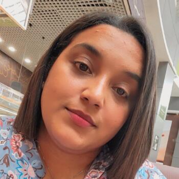 Babysitter in Averdon: Sara